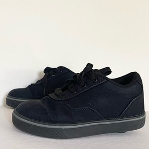 Black Heelys size YTH 1